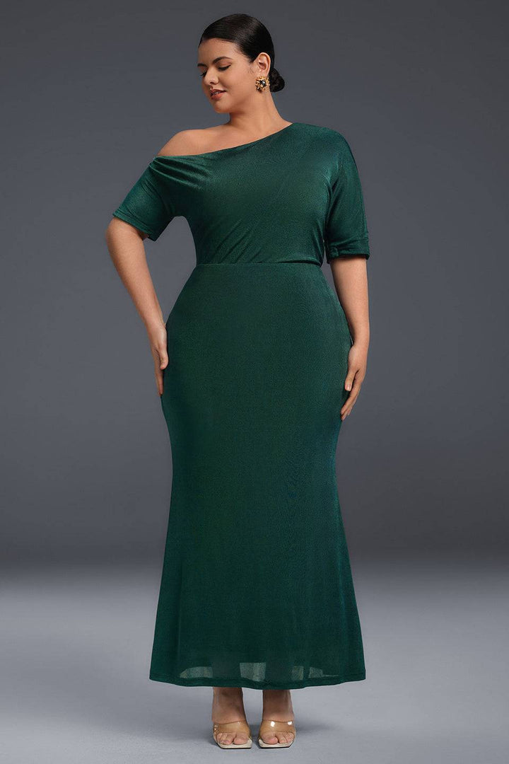 Curveins Plus Size One-Shoulder Svart Maxiklänning 