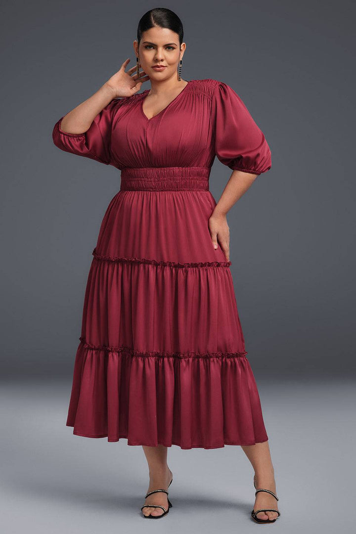 Curveins Plus Size V-ringad Plisserad Enfärgad Maxiklänning 