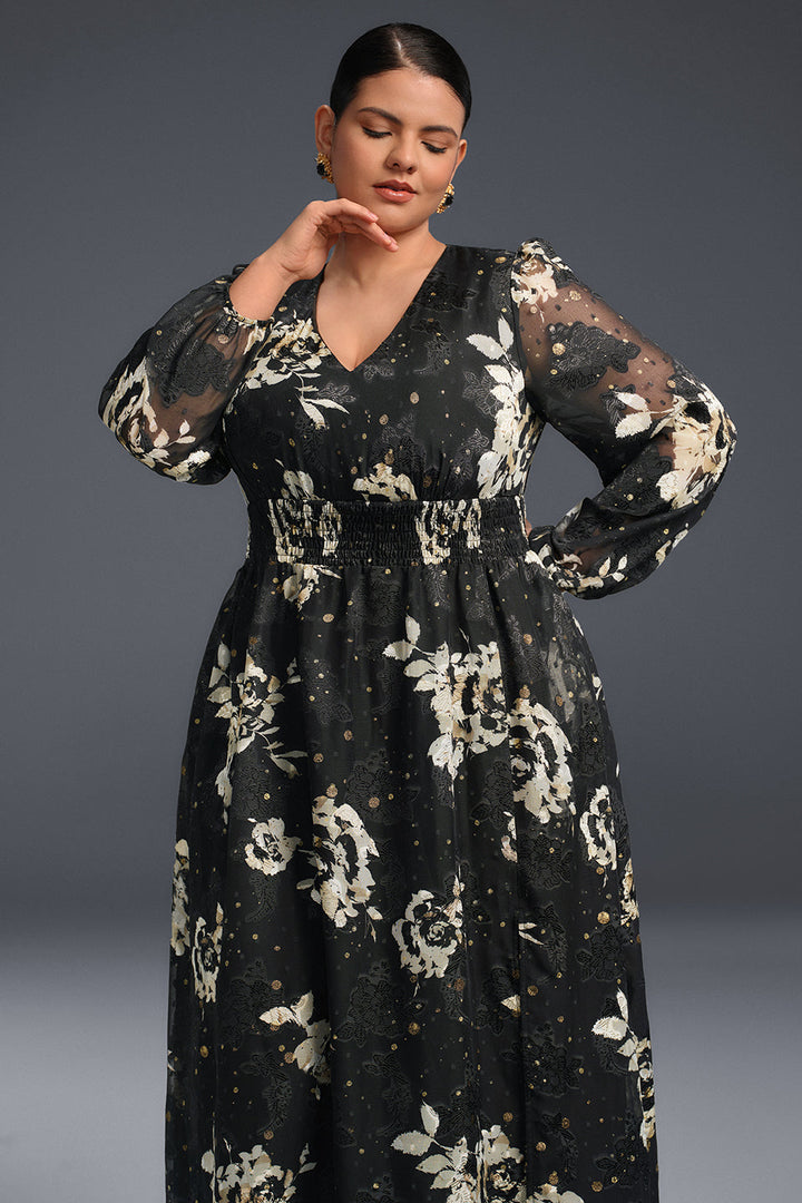 Curveins Plus Size V-ringad långärmad blommig maxiklänning med slits i fållen 