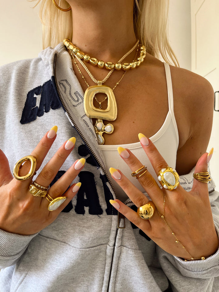 FÖRBESTÄLLNING - LISE HALSBAND