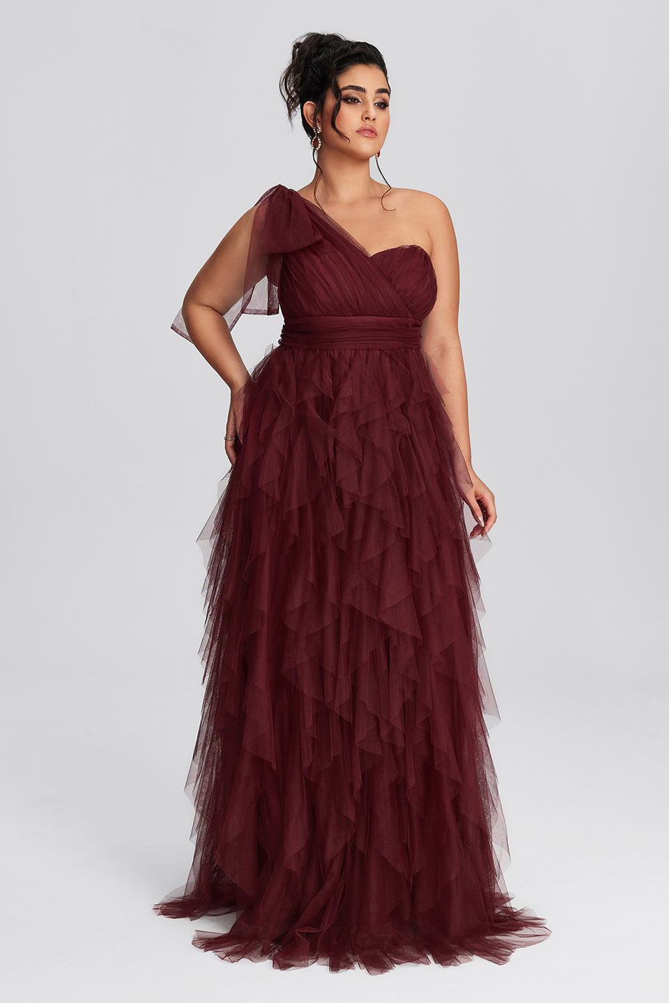 Curveins Plus Size Mesh One Shoulder Cocktailklänning 