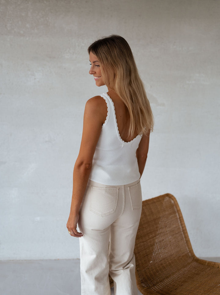 White Bella Top
