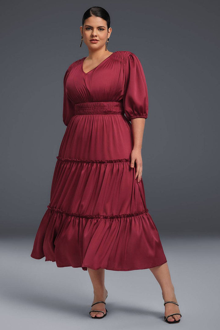 Curveins Plus Size V-ringad Plisserad Enfärgad Maxiklänning 