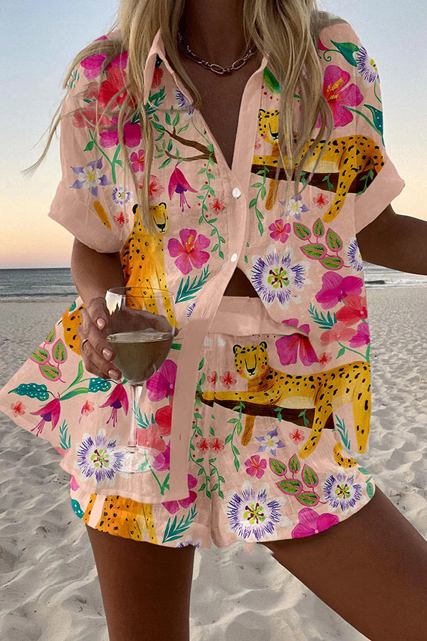 Blommigt leopardmönster med löst knäppt shorts och resår i midjan