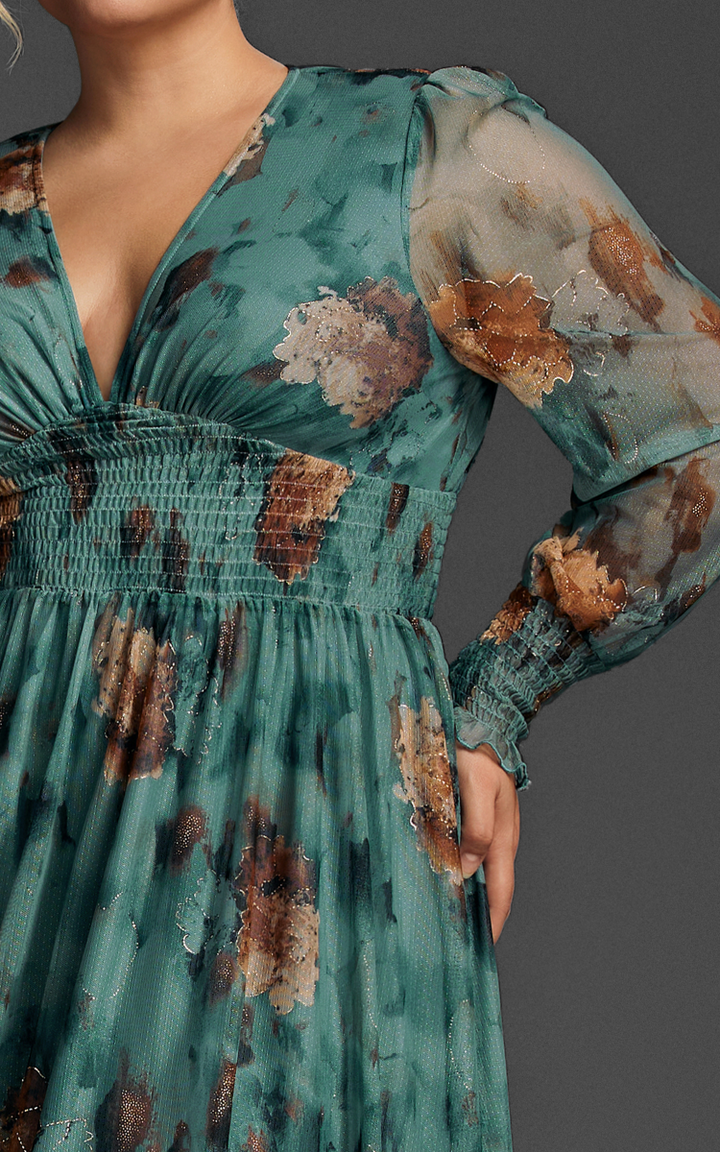 Curveins Plus Size V-ringad blommig maxiklänning i mesh 