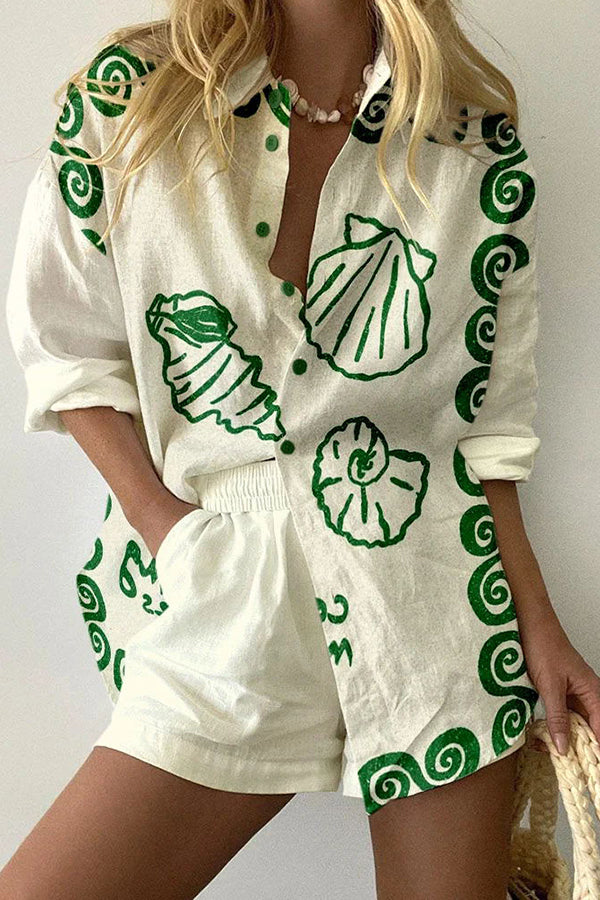 Semestergrönt set med shorts och knappar och resår i midjan med fickor
